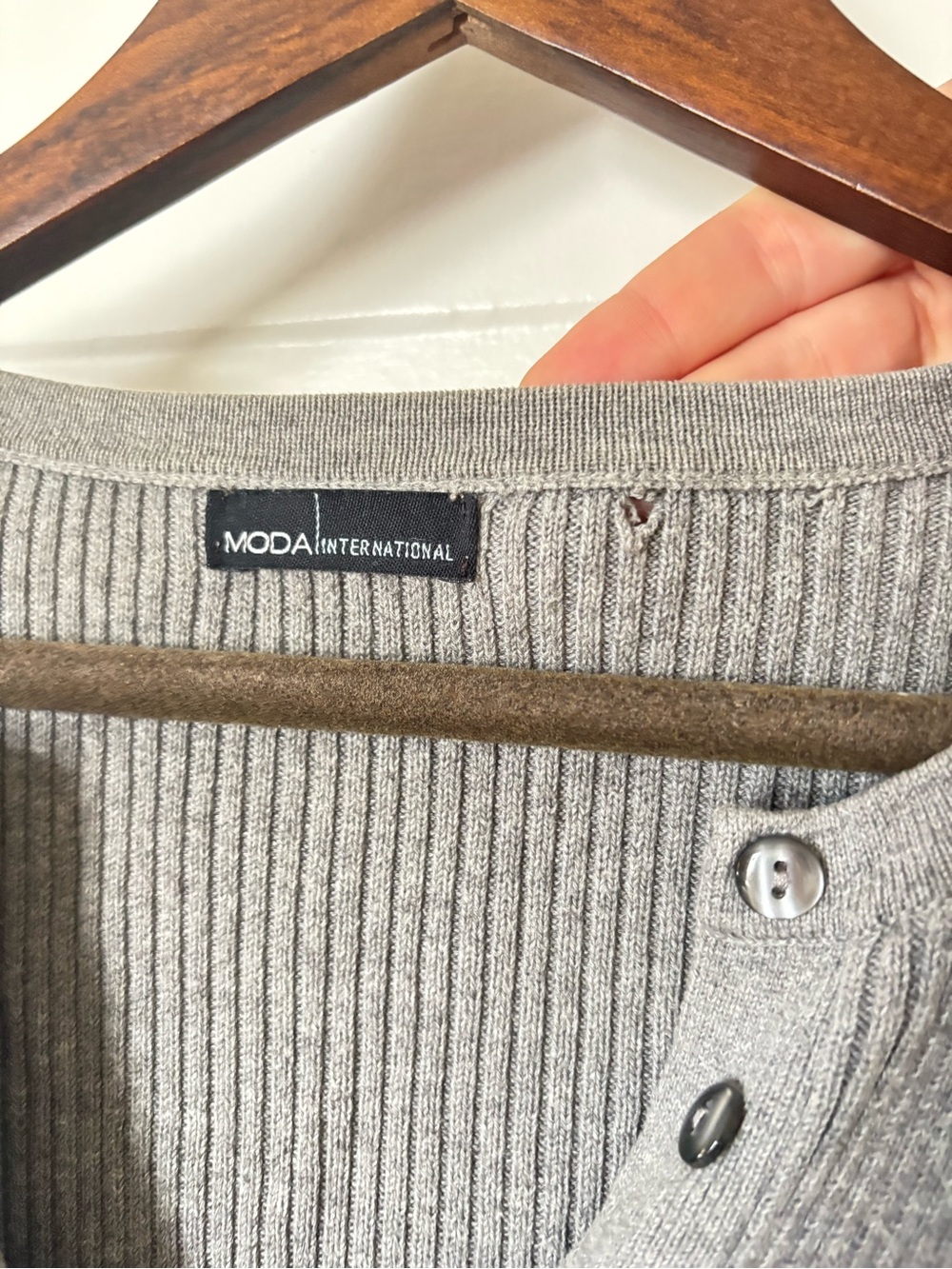 Cardigan - Picture 2 of 4
